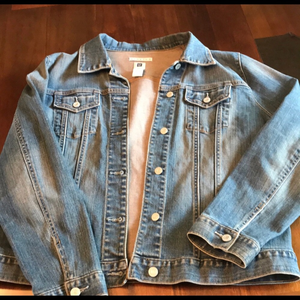 NWT GAP Jean Denim Jacket- perfect for fall! XXL